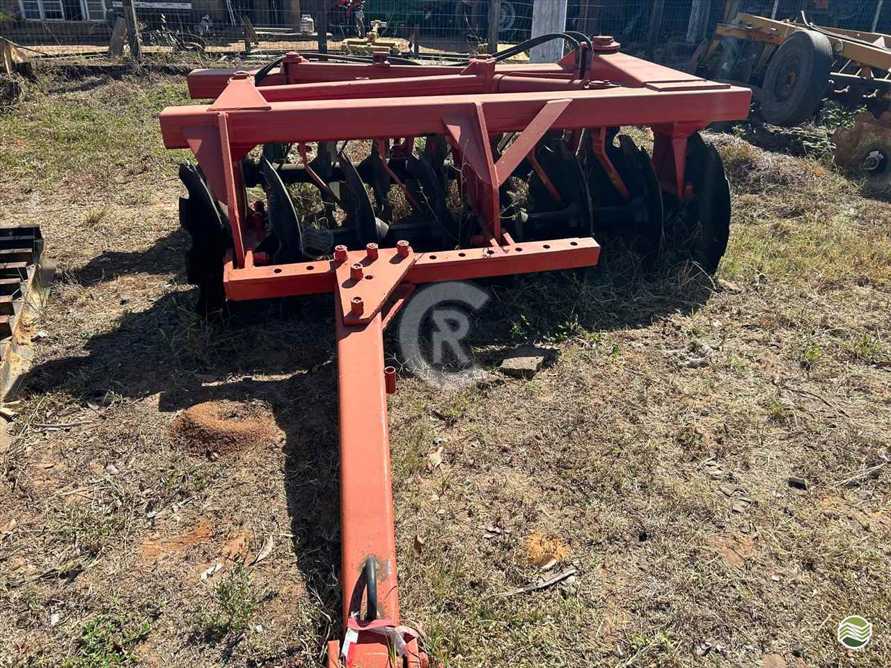 IMPLEMENTOS AGRICOLAS GRADE ARADORA ARADORA 16 DISCOS CR Máquinas Agrícolas CASSILANDIA MATO GROSSO DO SUL MS